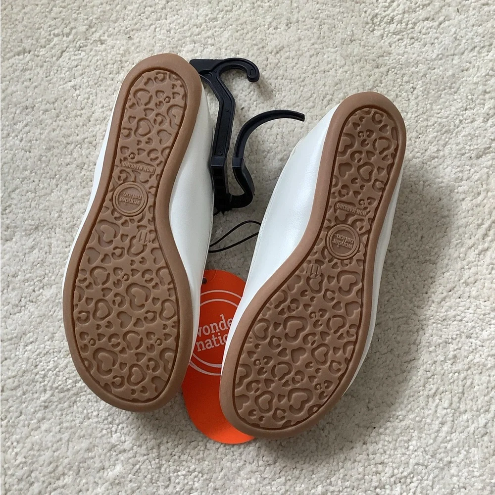 Wonder Nation White Kids Ballet Flats 11 - Picture 3 of 3